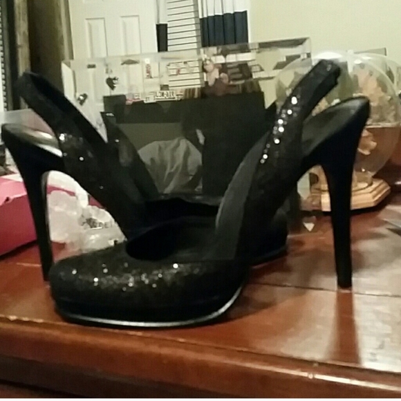 DIANE VON FURSTENBERG - Picture 1 of 2